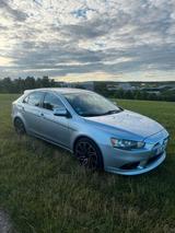 Mitsubishi Ich verkaufe mein Auto - gebrauchte Mitsubishi Lancer aus dem Jahr 2010