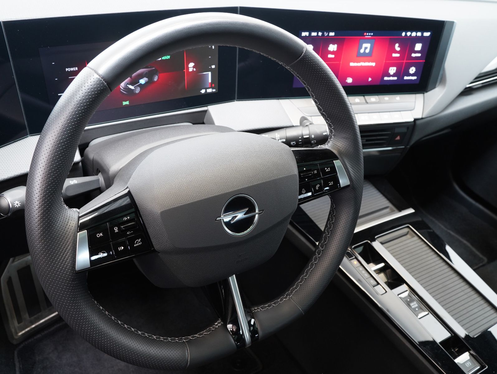 Fahrzeugabbildung Opel Astra L Electric GS ULTIMATE/INTELLILUX/PANO