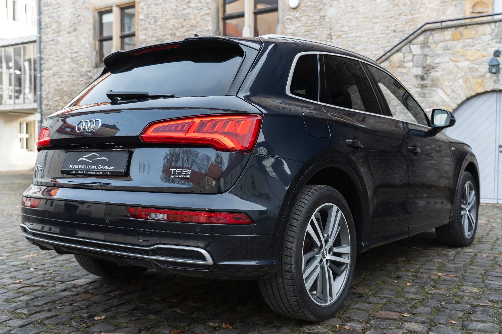 Fahrzeugabbildung Audi Q5 2.0 TFSI QUATTRO S-LINE 360° B&O TOTW SHZ PDC