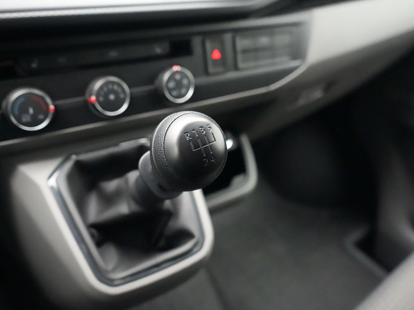 Volkswagen T6 Transporter - Bild 15