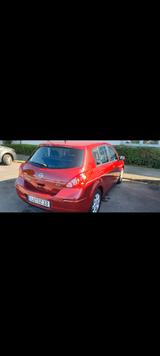 Nissan Tiida 1.6 tekna Auto tekna - Nissan Tiida: Limousine