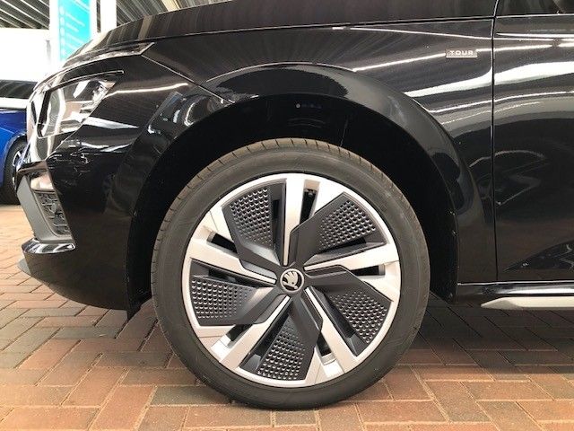 Fahrzeugabbildung SKODA Kamiq Selection Tour 1.0 TSI DSG Navi Digitales