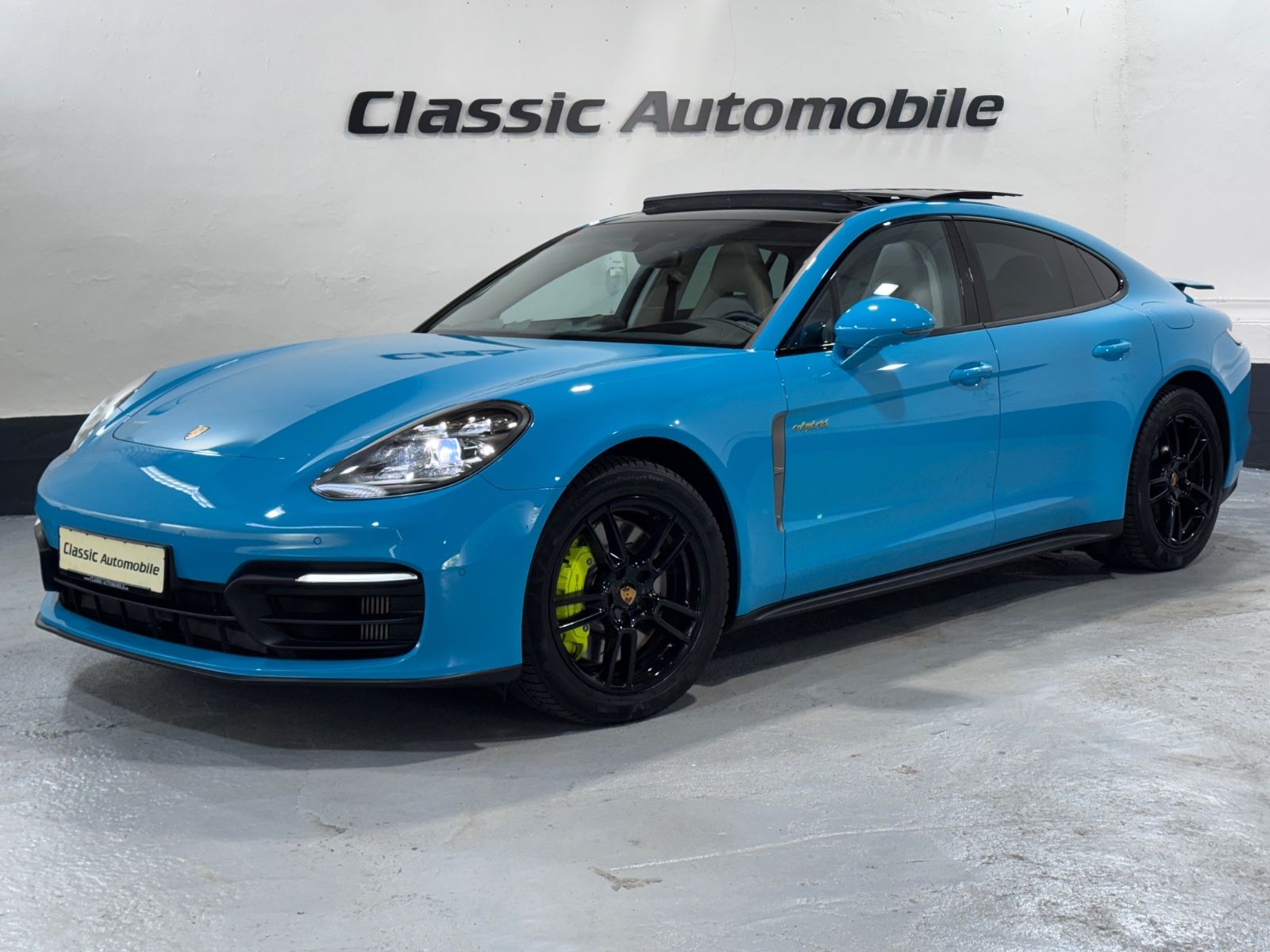 PORSCHE Panamera 4 E-Hybrid Platinum Edition *Miamiblau*