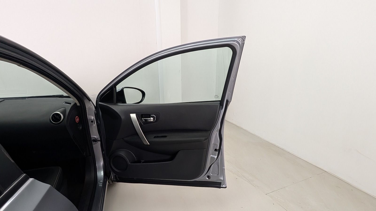 Fahrzeugabbildung Nissan Qashqai+2 2.0i 4x4 * AHK * Navi * Pano Acenta 7-