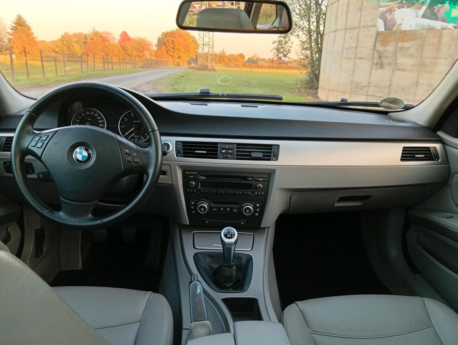 BMW 318 2006 — photo 13