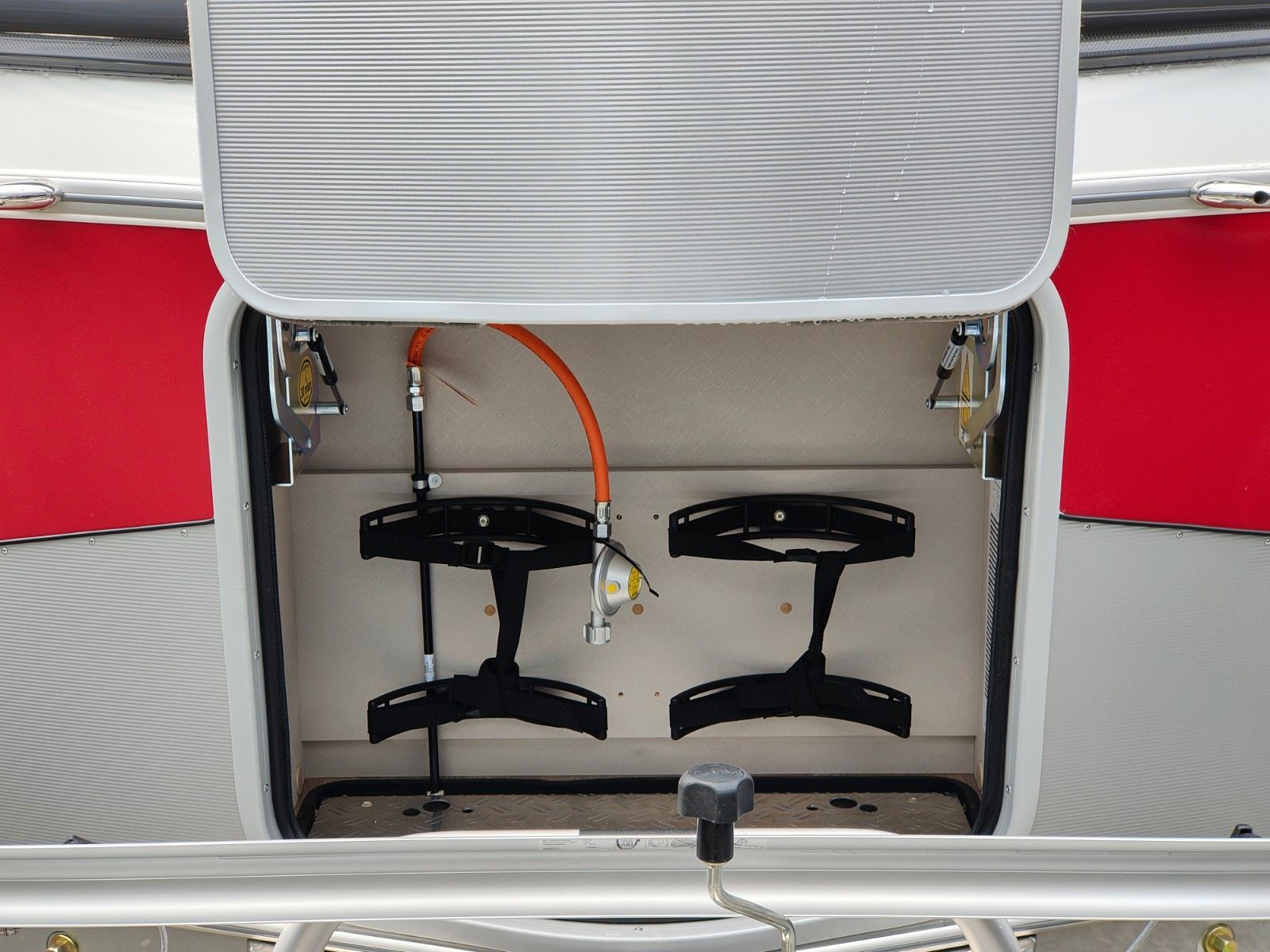 Fahrzeugabbildung HYMER / ERIBA / HYMERCAR Touring 530 Tango Red - JETZT 8.024€ SPAREN !!!