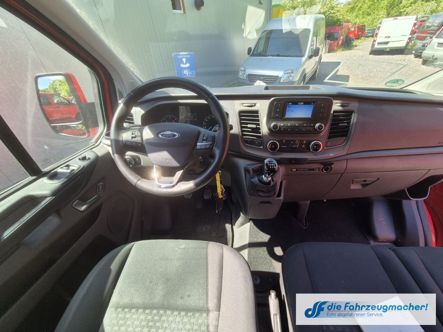 Fahrzeugabbildung Ford Transit Custom Kombi 320 L1 *UNFALLWAGEN *3201