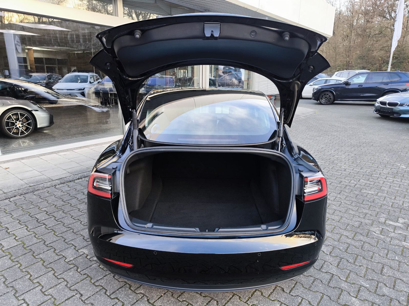 Fahrzeugabbildung Tesla Model 3 Long Range Dual AWD PANO+STDHZ+LED+ACC+