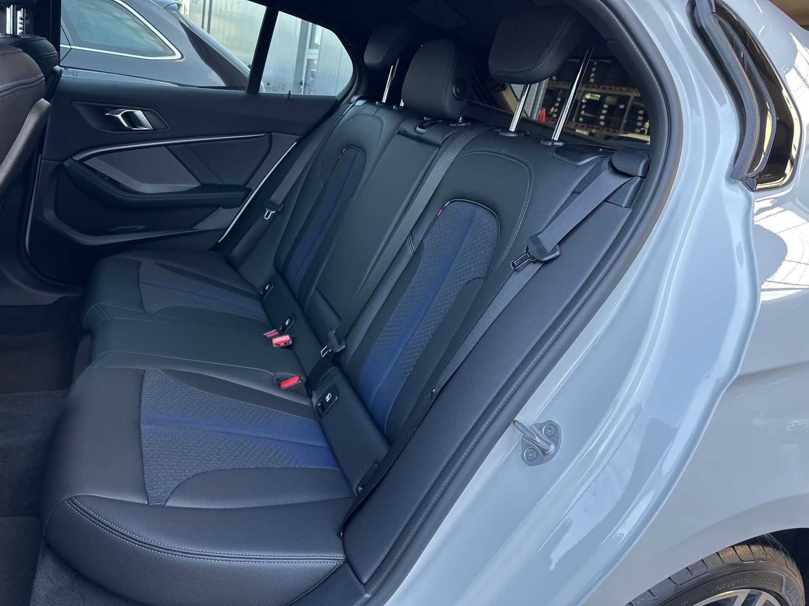 Fahrzeugabbildung BMW 120 d xDrive Aut. M Sport NAV+LED+SHZ+KAM+DAB