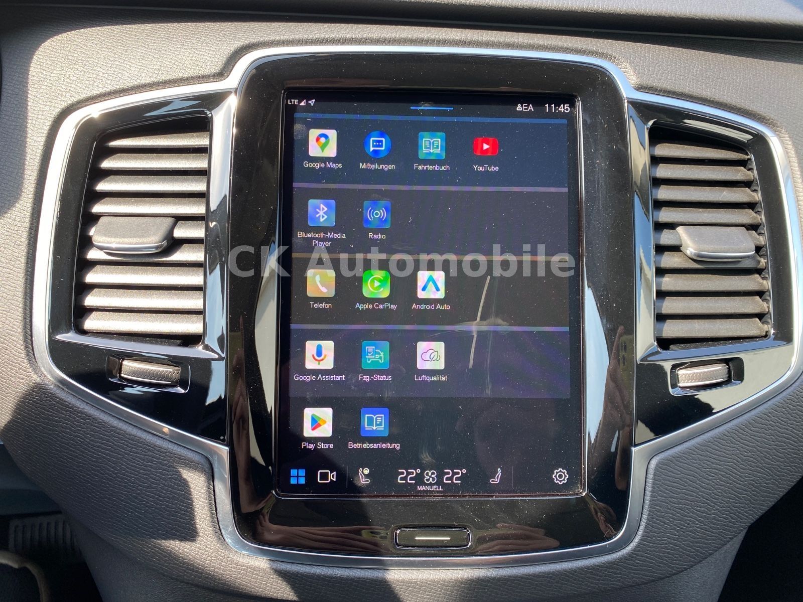 Fahrzeugabbildung Volvo XC90 T8 Core Recharge Plug-In Hybrid AWD/7 Sitze