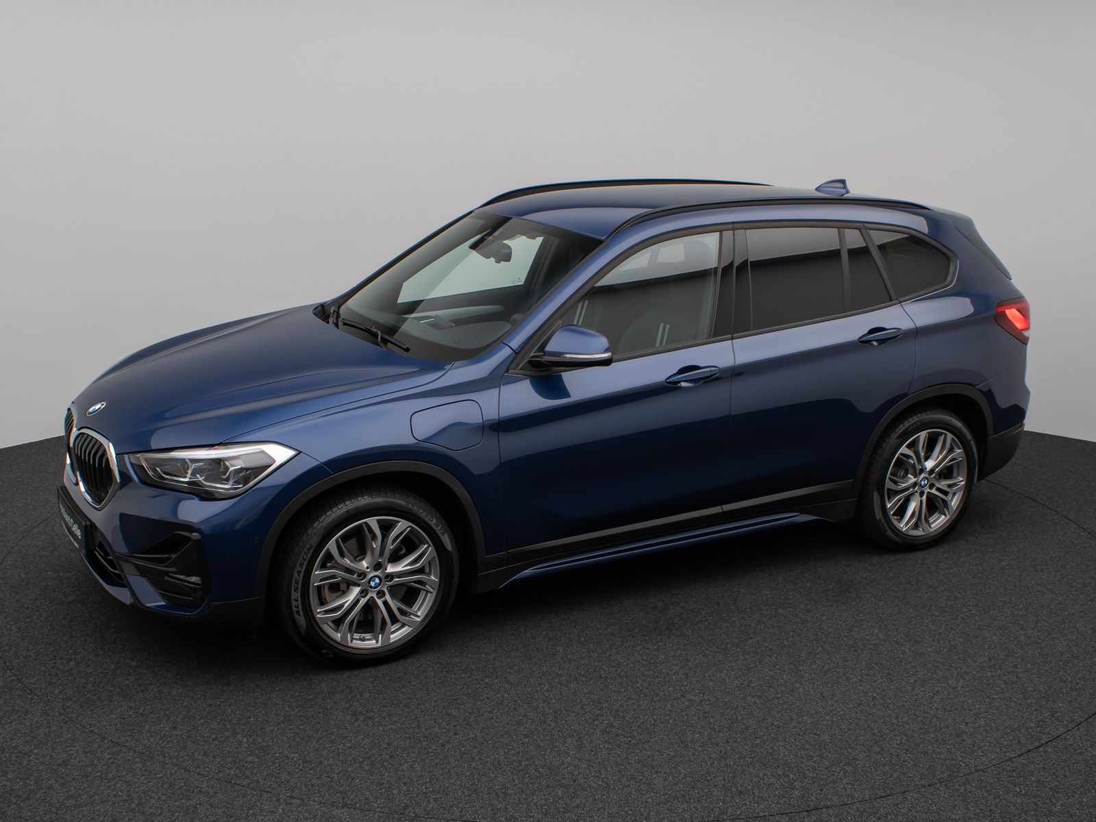 Fahrzeugabbildung BMW X1 xD25e Sport Line Parkassist DAB HiFi Komfort