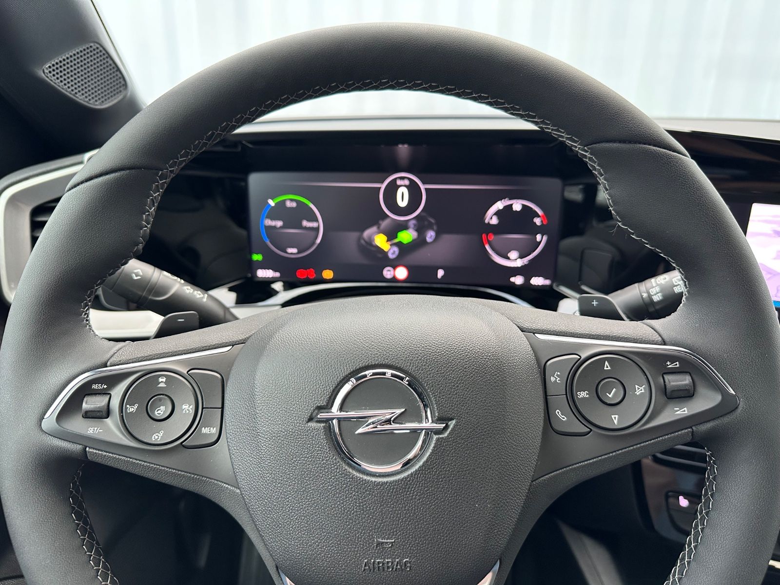 Fahrzeugabbildung Opel Mokka Hybrid Ultimate Navi*Sitzh.*Kamera*Keyless