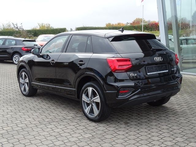 Q2 30 TFSI advanced - LED / Navi