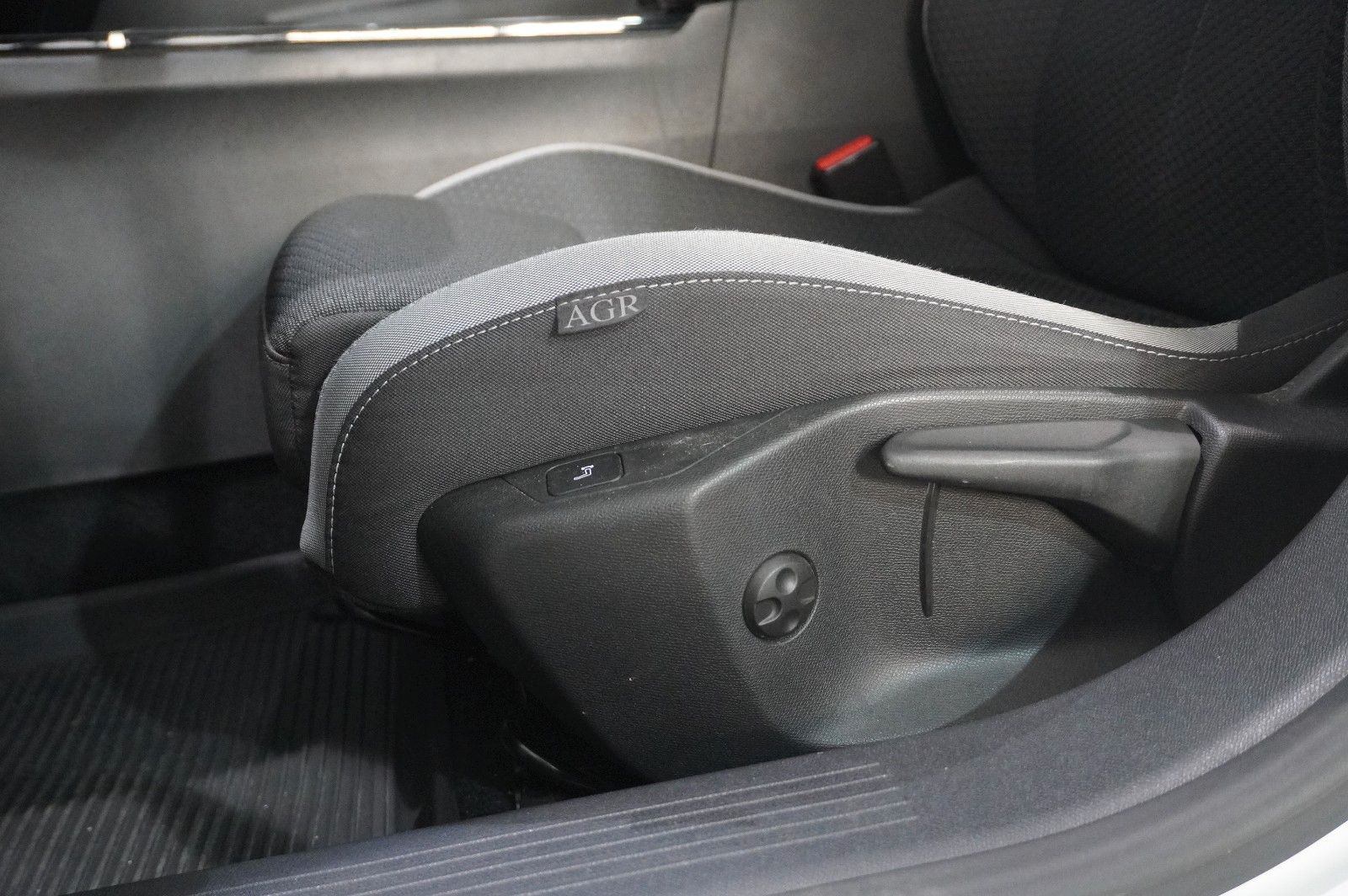 Fahrzeugabbildung Opel Astra L ST 1.5D BUSINESS NAVI/LED/KAMERA/SH/AHK