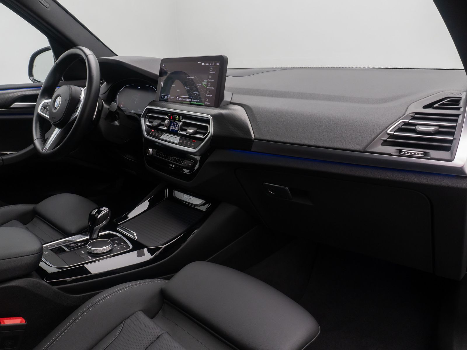 Fahrzeugabbildung BMW X3 xD30i M Sport AHK Kamera DAB HUD Panorama 20"