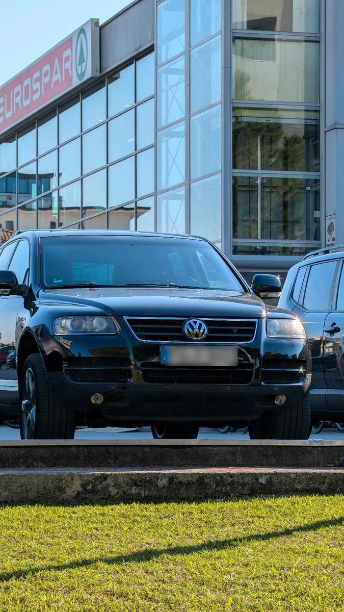 Volkswagen Touareg 2005 — вигляд ззаду