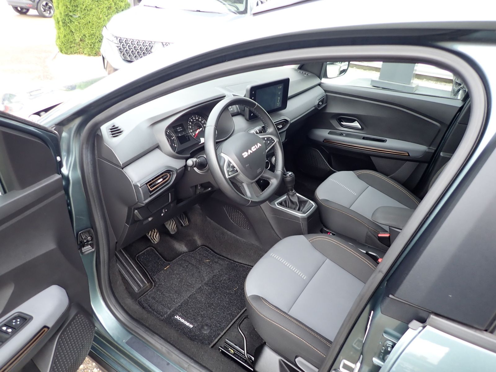 Fahrzeugabbildung Dacia Jogger Extreme+ TCe 110/NAVI/KAMERA