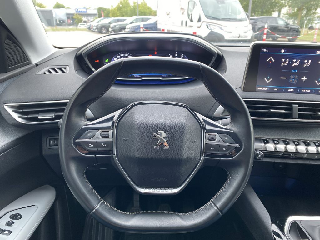 Fahrzeugabbildung Peugeot 3008 PureTech 130 S&S GPF Allure *Navi*Rückfahrk