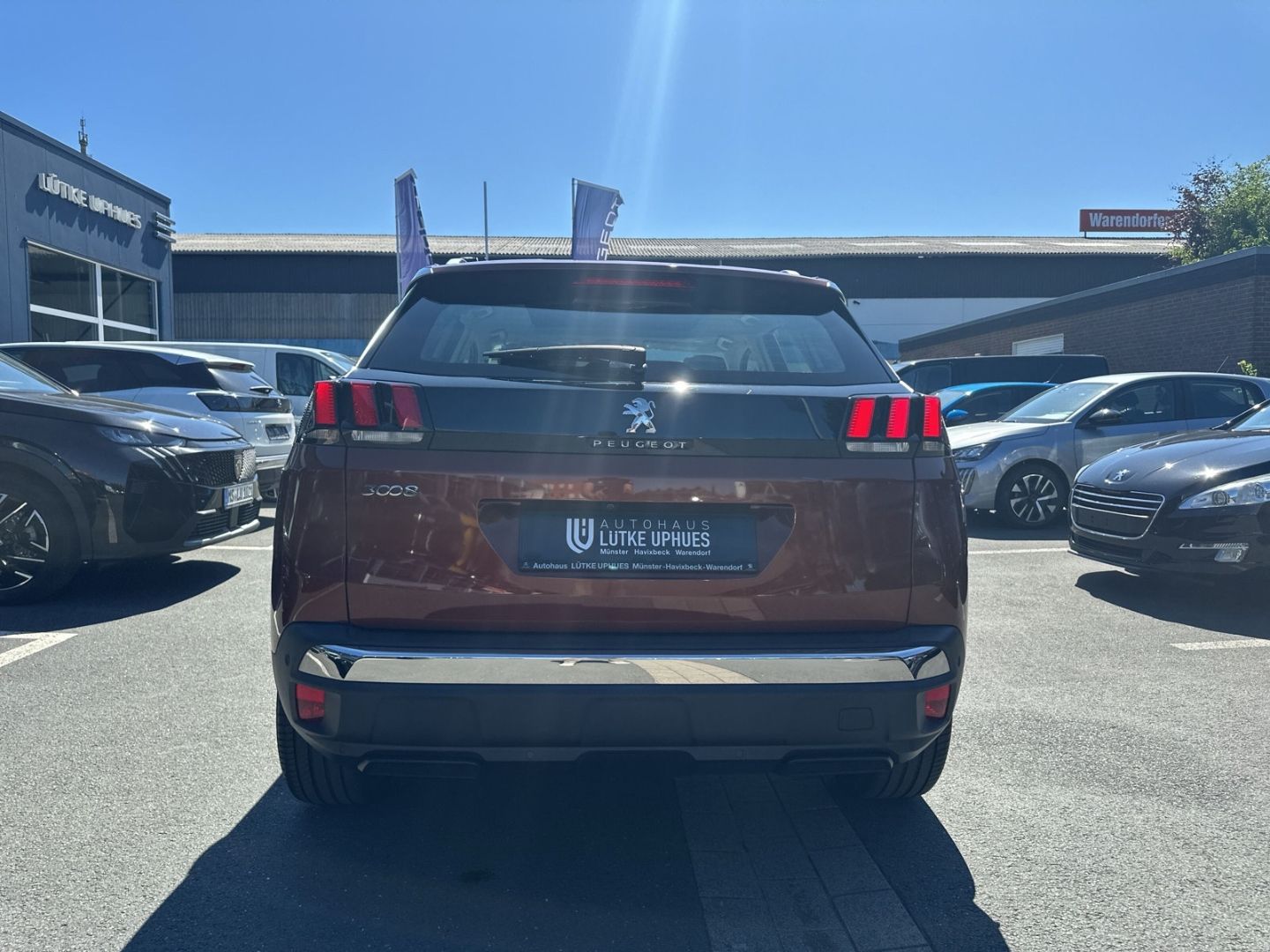 Fahrzeugabbildung Peugeot 3008 1.5 Allure BlueHDi 130 EAT8 StandHZG AHK