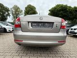 Skoda Octavia Lim. Elegance - Skoda Octavia aus 2012 mit Diesel-Antrieb: Limousine