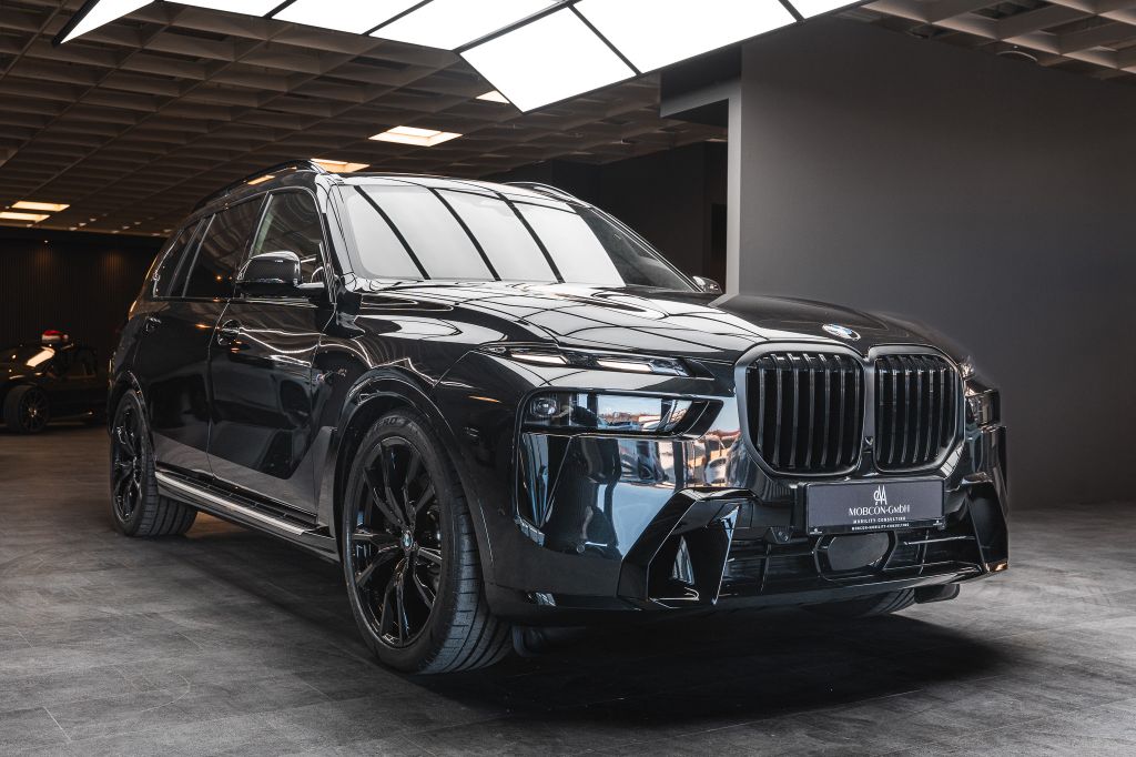 Image of BMW X7