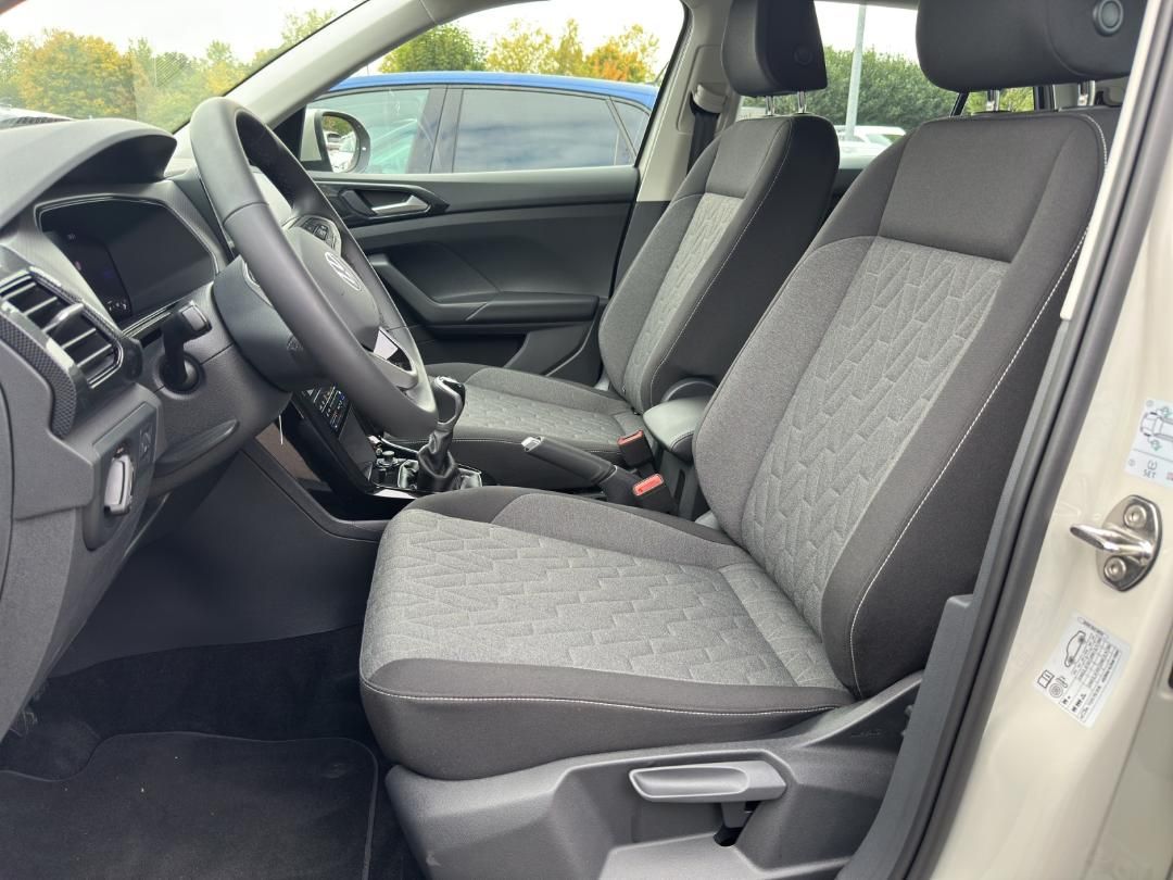 Fahrzeugabbildung Volkswagen T-Cross Life Life,IQ DRIVE Paket,GJR,App Connect