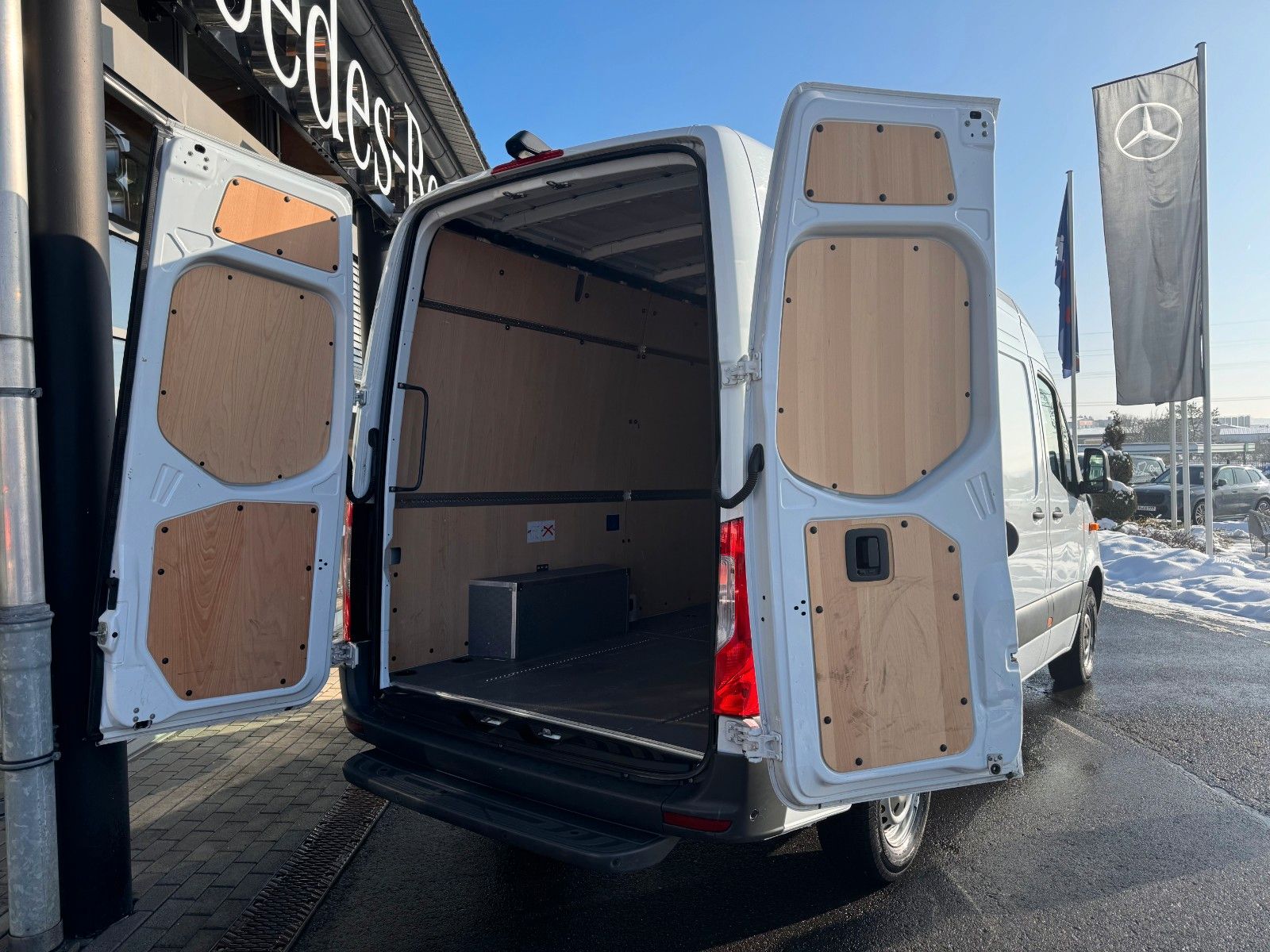 Fahrzeugabbildung Mercedes-Benz Sprinter 317 CDI 3665 Klima 360 Schwingsitz