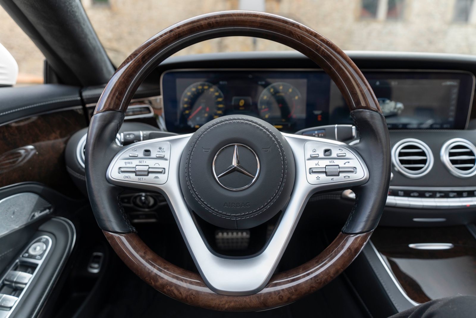 Fahrzeugabbildung Mercedes-Benz S 560 CABRIOLET BURMESTER 360° ACC MASSAGE LED