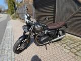Triumph StreetTwin 900 Modern Classic Bike - TRIUMPH BIKE
