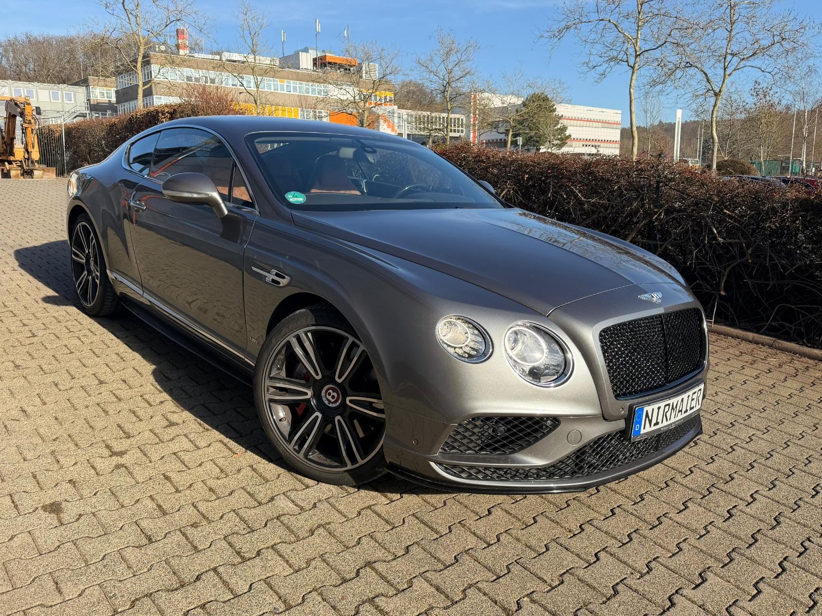 Bentley CONTINENTAL GT 4.0 V8 S 4WD AKRAPOVIC