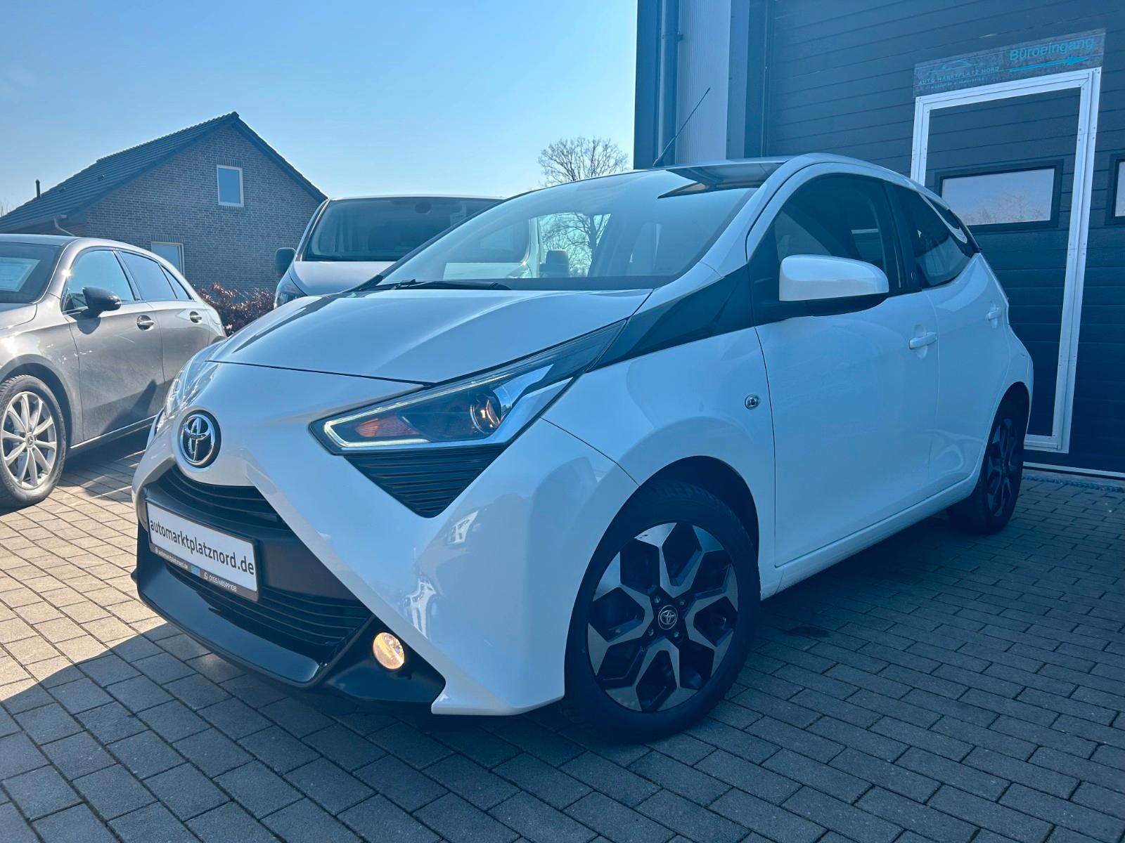 Toyota Aygo (X) x-play Team Deutschland Automatik