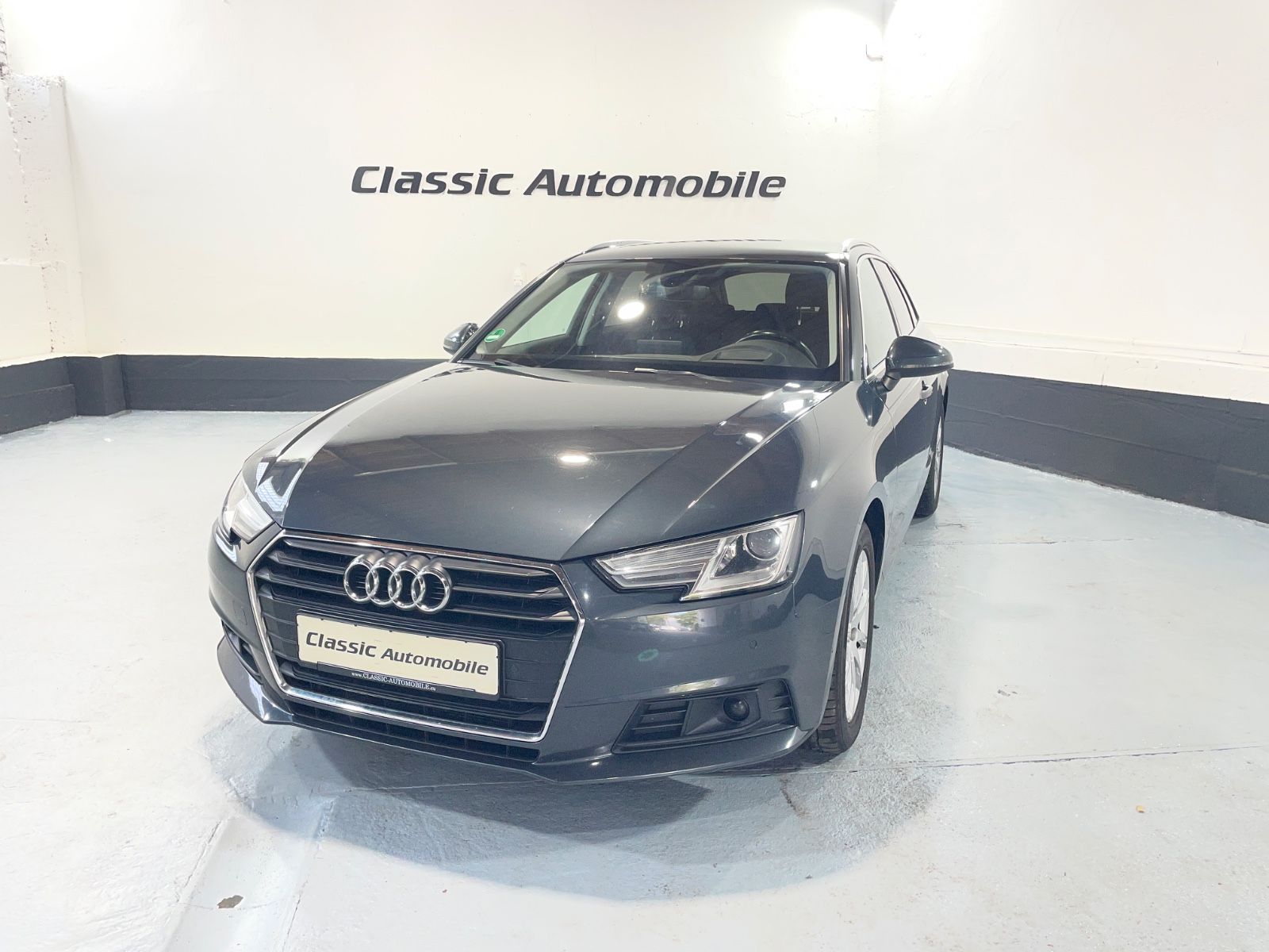 Audi A4 - 1