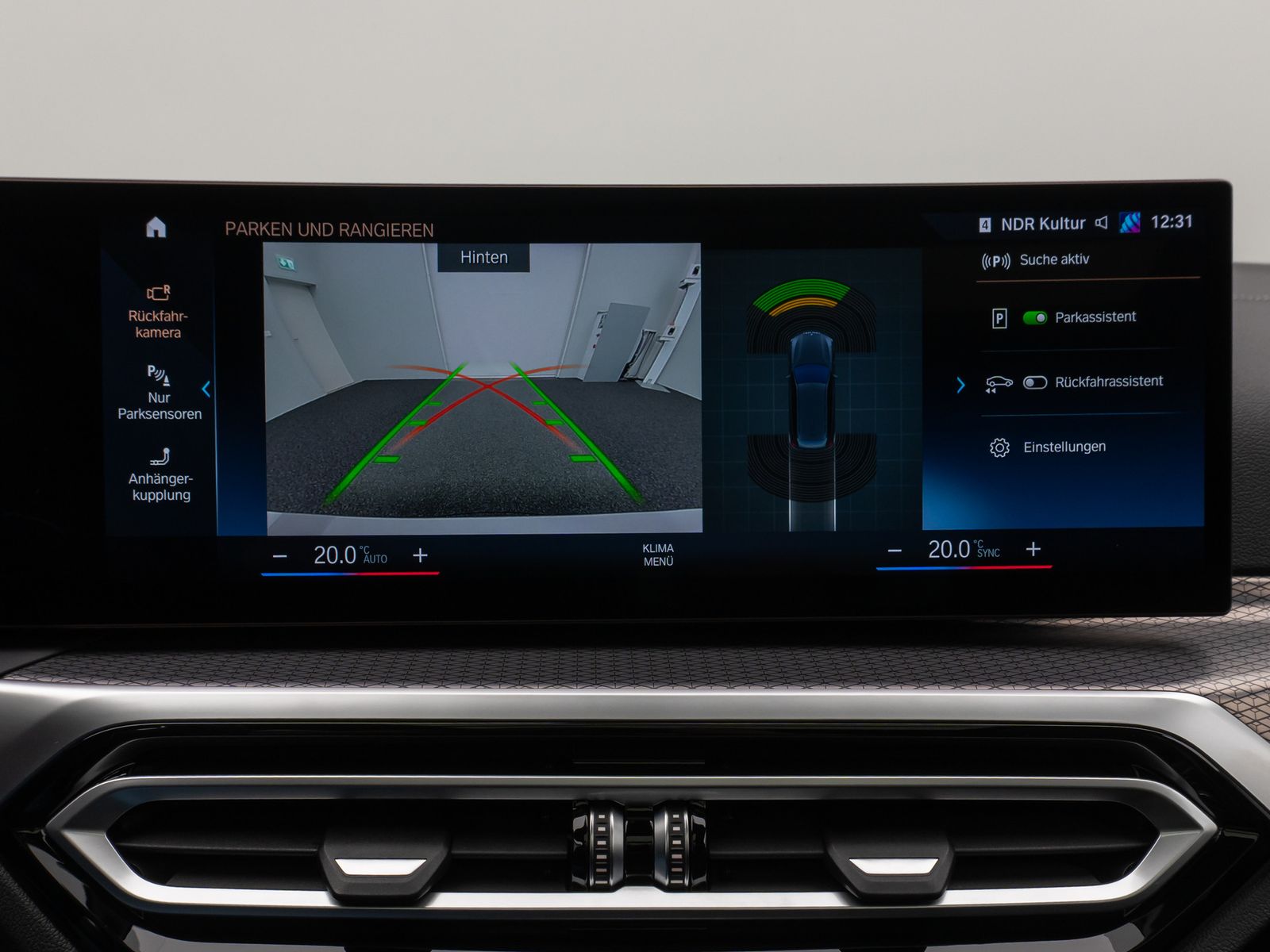 Fahrzeugabbildung BMW 330e M Sport Panorama Kamera HUD DAB HiFi AHK