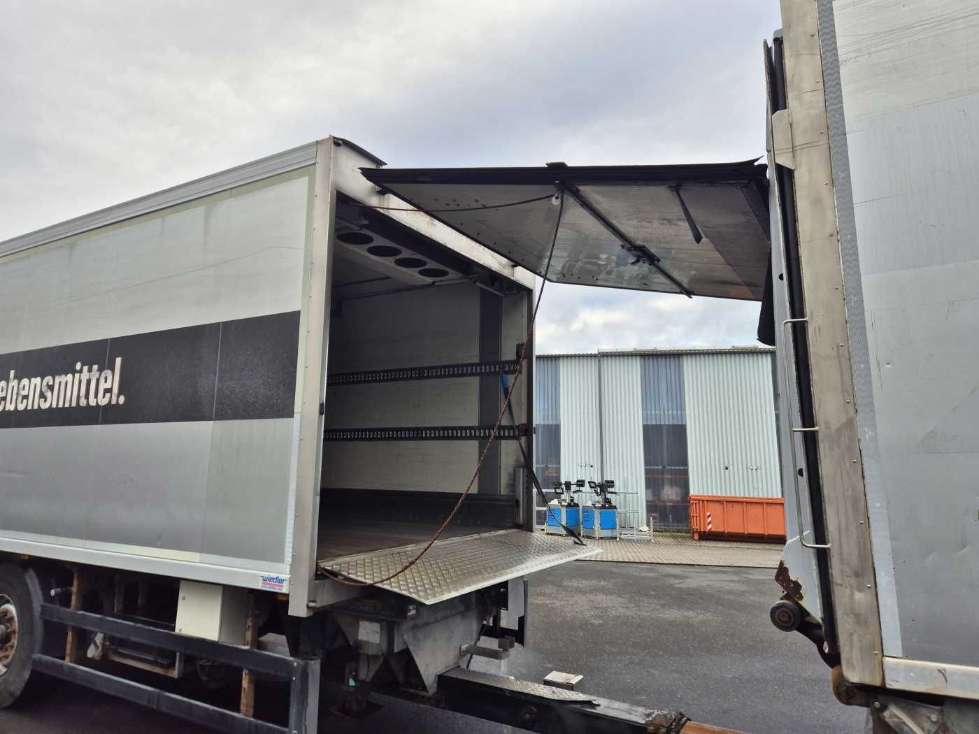 Fahrzeugabbildung Ackermann Z-VA-F19/7,5E Carrier LBW Bär 2.000kg Durchlade