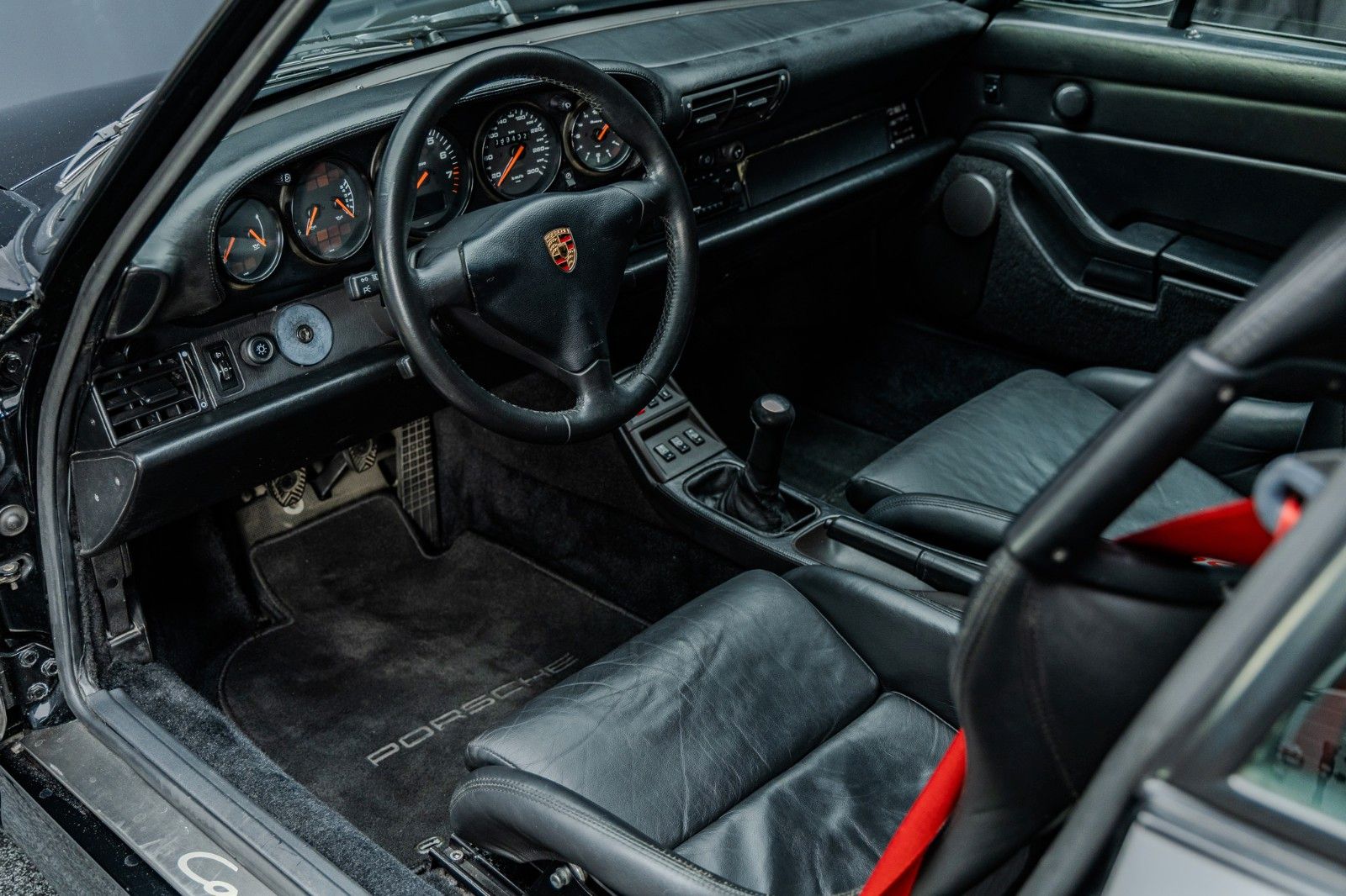 Fahrzeugabbildung Porsche 993 Carrera 4S + Bilstein + RS Sitze + Käfig