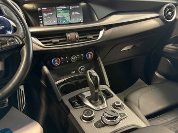 Alfa-Romeo Stelvio - 11