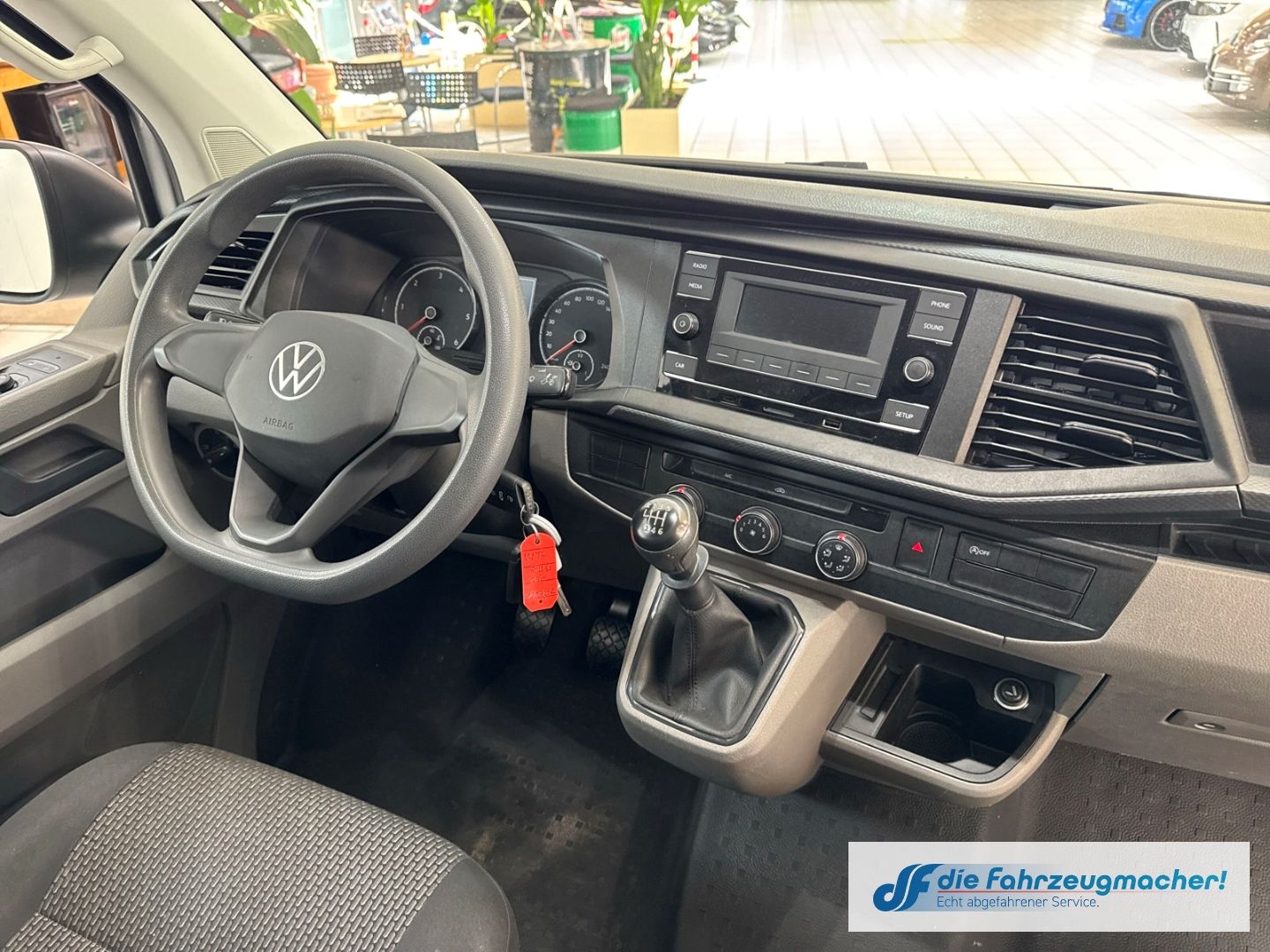 Fahrzeugabbildung Volkswagen Transporter T6.1 Kasten AHK DAB 2x Schiebetür 15