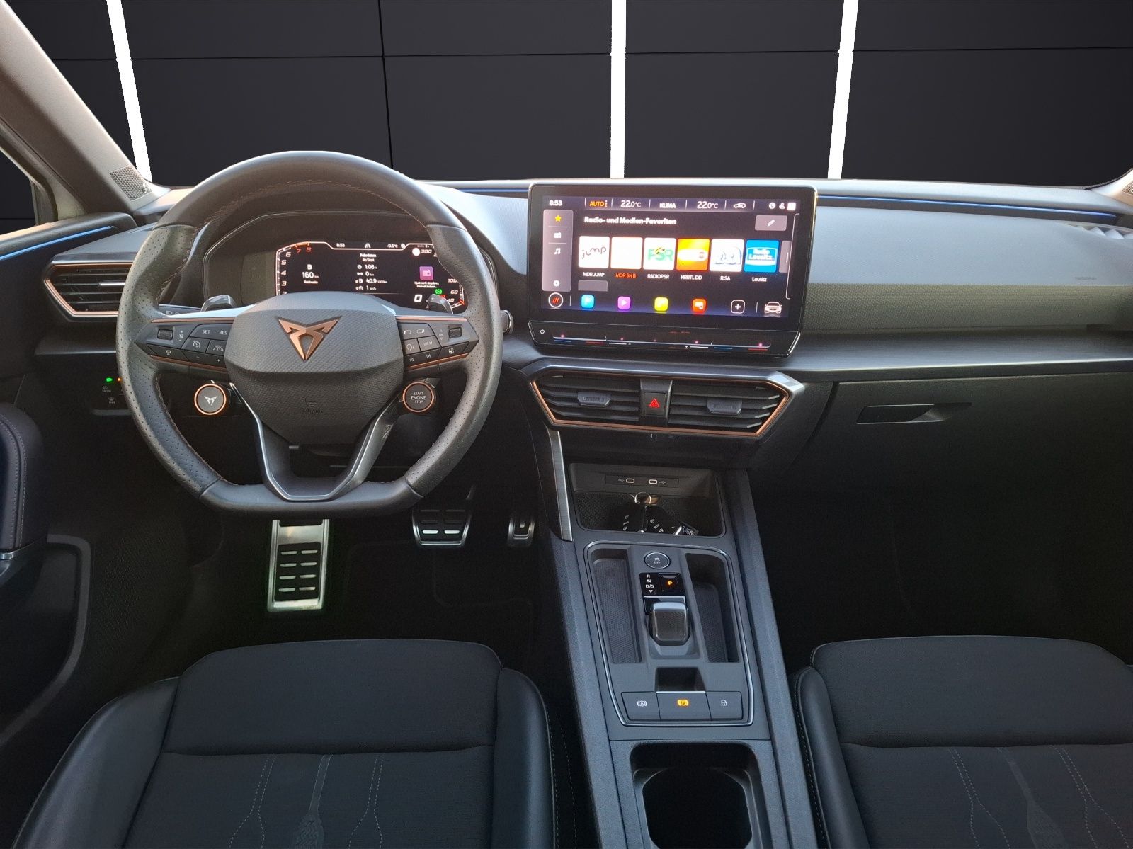 Fahrzeugabbildung CUPRA Leon ST VZ DSG 4Drive LED AHK Navi Beats LHZ ACC