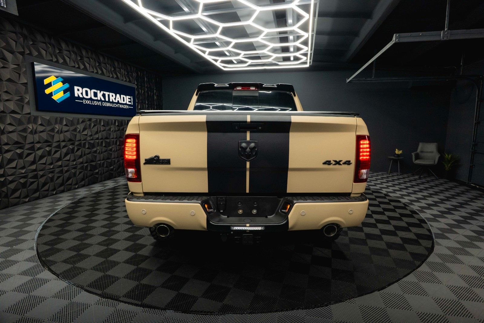 Fahrzeugabbildung Dodge RAM 5.7 V8 HEMI 4x4 PUNISHER OFFROAD RAPTOR LACK