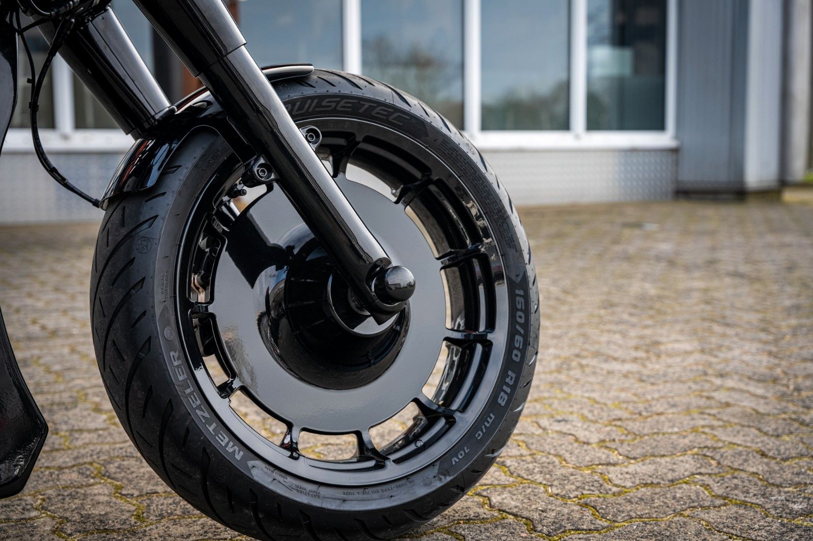 Fahrzeugabbildung Harley-Davidson ALL DARK FAT BOY FLFBS 114 MY24 -JEKILL&HYDE-
