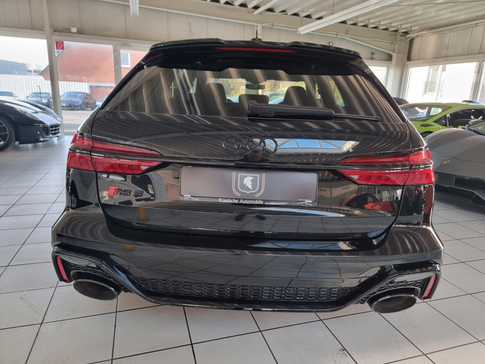 Fahrzeugabbildung Audi RS6/Dynamik Plus/Keramik/Sportabgas/RS-Fahrwerk