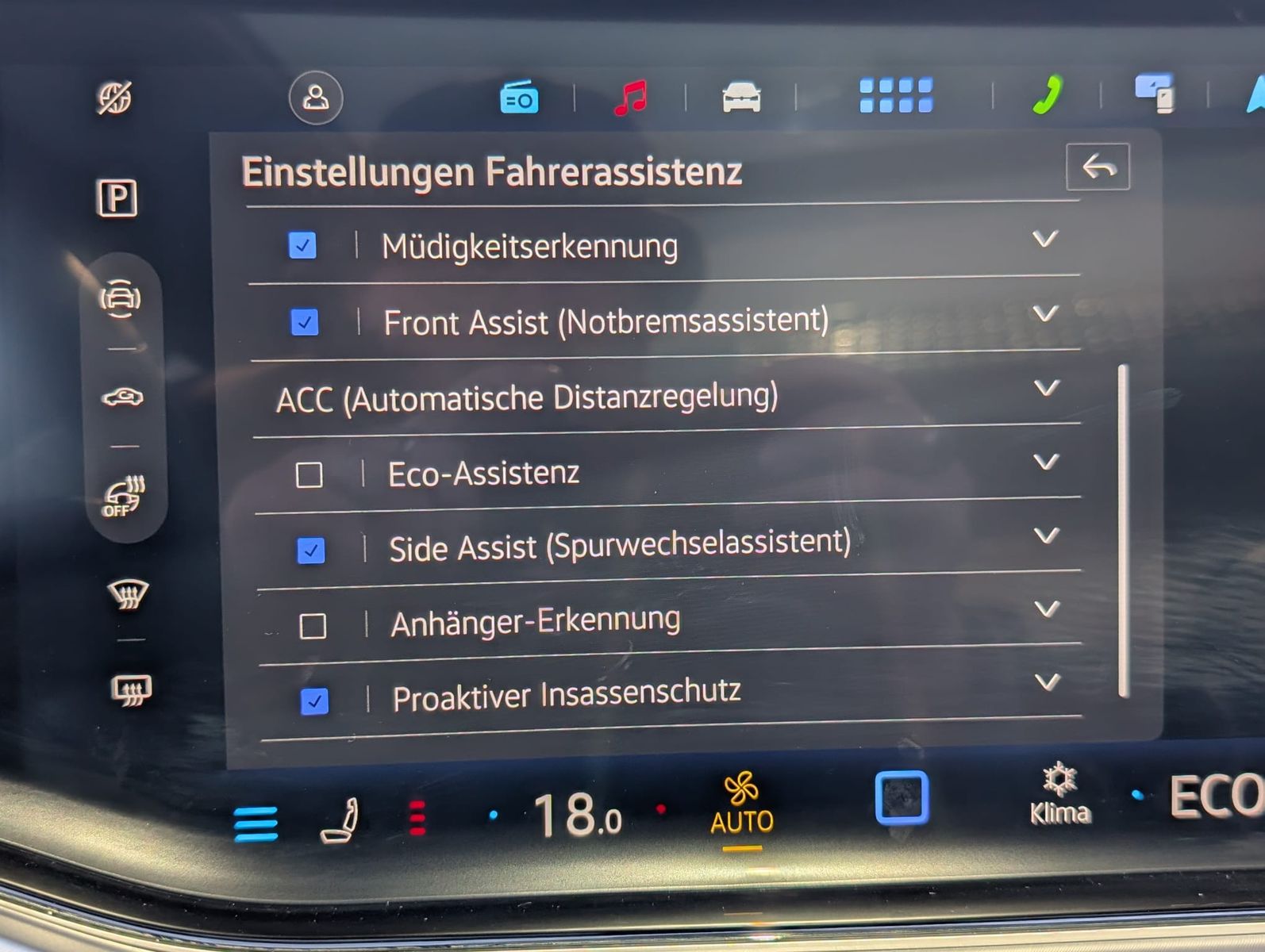 Fahrzeugabbildung Volkswagen Touareg 3.0TDI 4M R-Line VOLL Black 22" UPE 114T