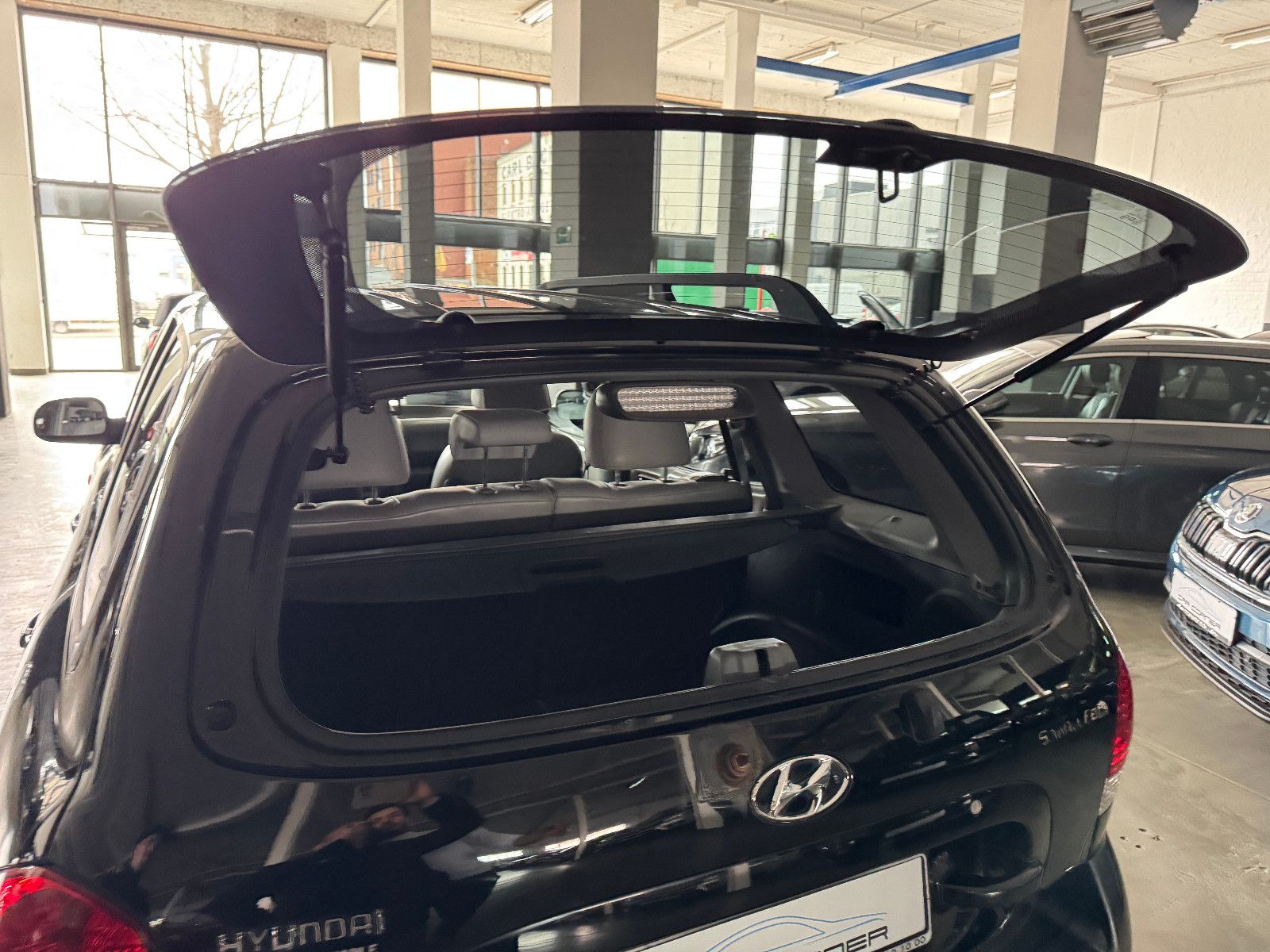 Vehicle image Hyundai SANTA FE 2.4 GLS 2WD LPG GAS ANLAGE LEDER KLIMA