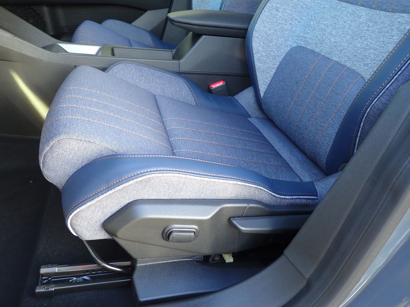 Fahrzeugabbildung Renault R 4 E-Tech elektrisch Techno 150 Comfort Range