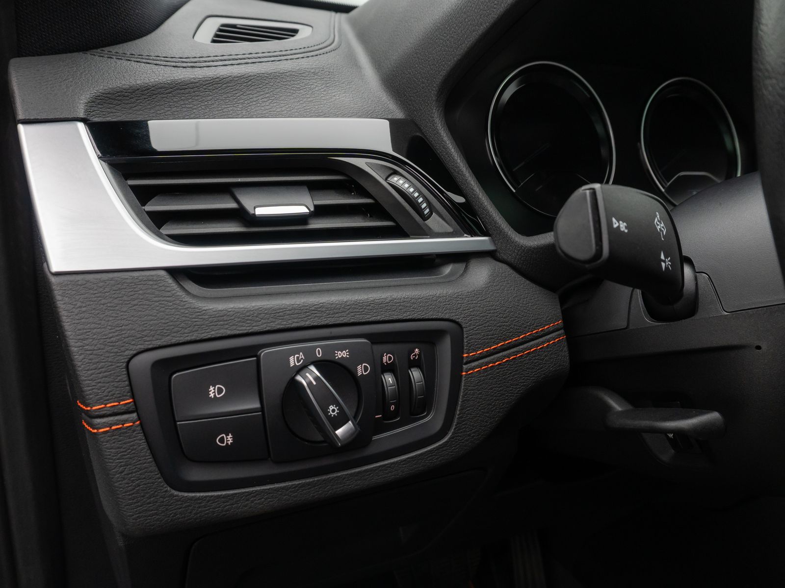 Fahrzeugabbildung BMW X1 xD20i Sport Line Panorama Parkassist DAB HiFi