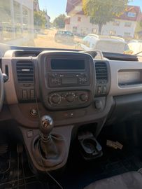 Renault Trafic - 12