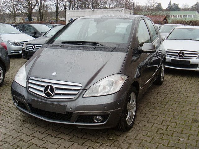 Mercedes-Benz A 170 Avantgarde Automatik / Navigation / PDC