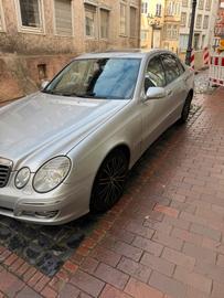 صورة 4 لـ 2007 Mercedes-BENZ E 280