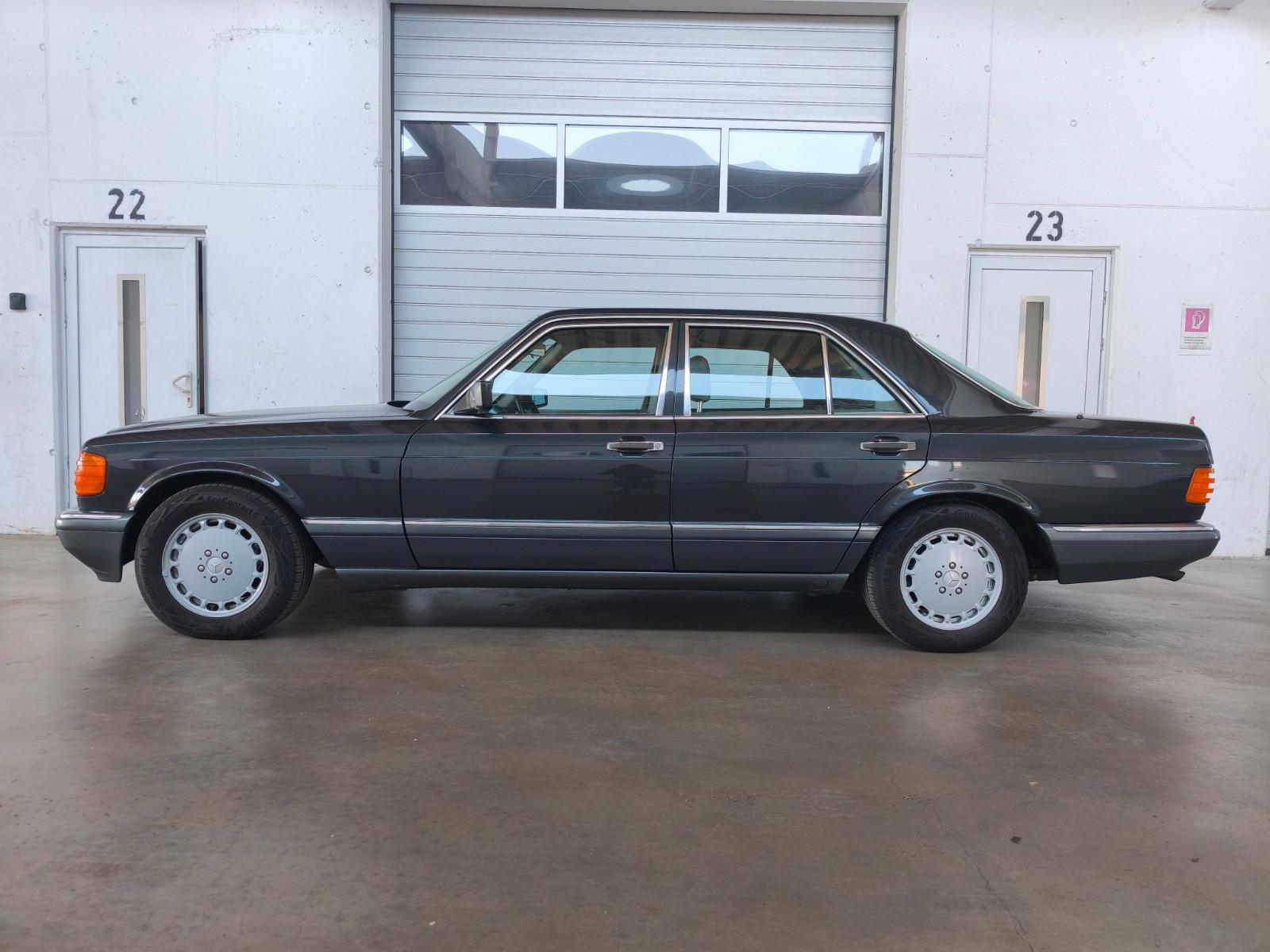 Mercedes-Benz 560 SE W126