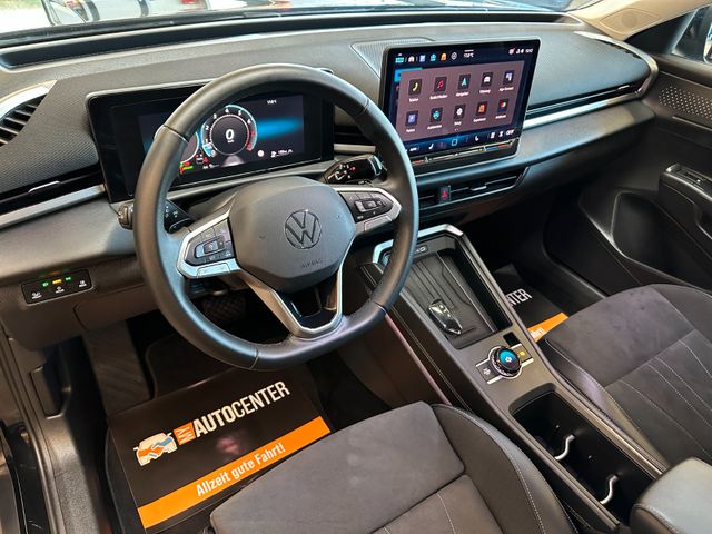Volkswagen T-Roc *KEYLESS*MASSAGE*LENKRADHZ*ACC*CARPLAY*